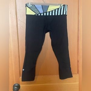 Lululemon Wunder Under low rise crops size 8
